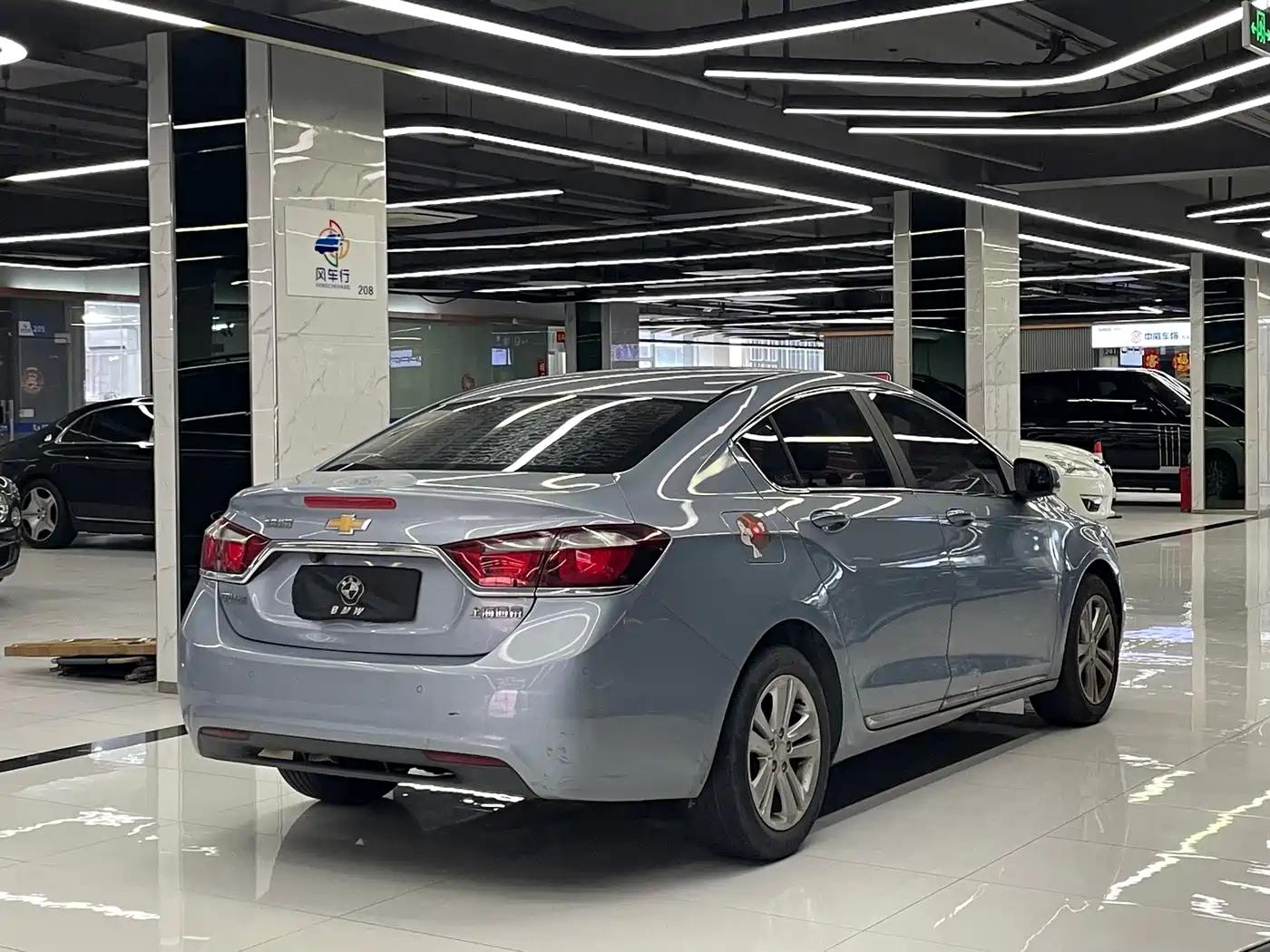 Photo 4 - Chevrolet Cruze