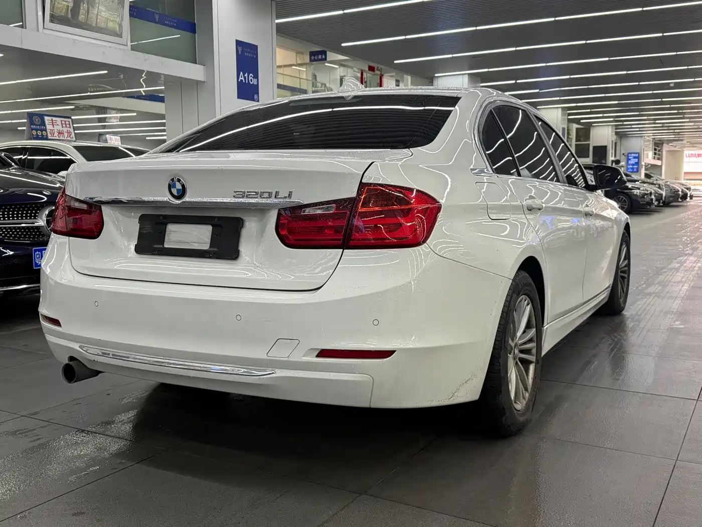 BMW 3 Series 2014 320Li Fashion фото 6