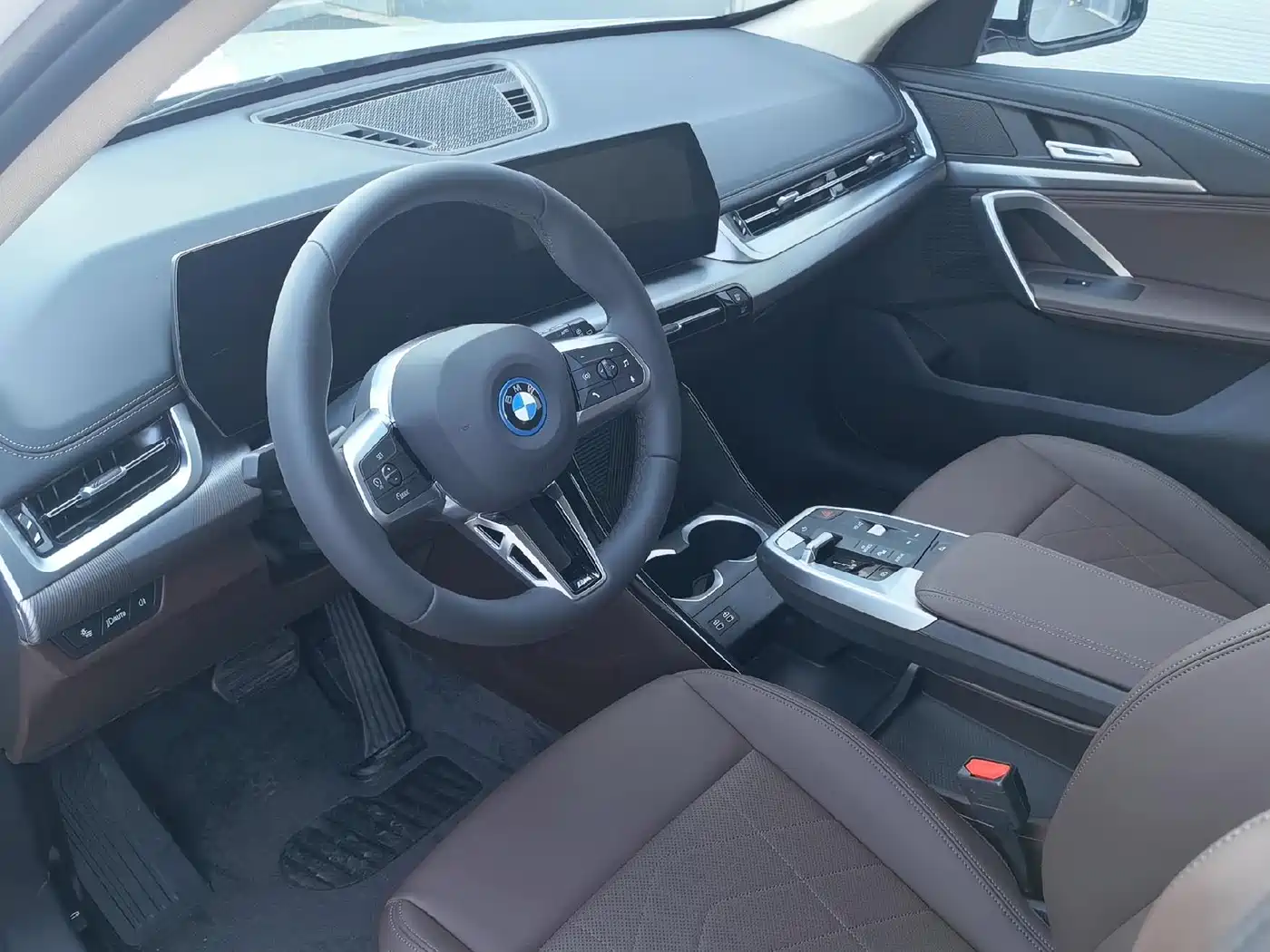 BMW iX1 2025 eDrive25L M Sport Package фото 4