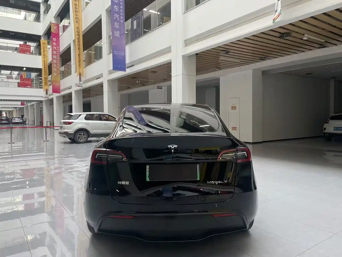 Фото 3 - Tesla Model Y