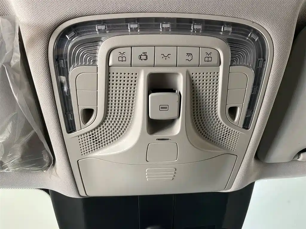 Mercedes-Benz V-Class 2017 Model V 260 Pilot Edition фото 25