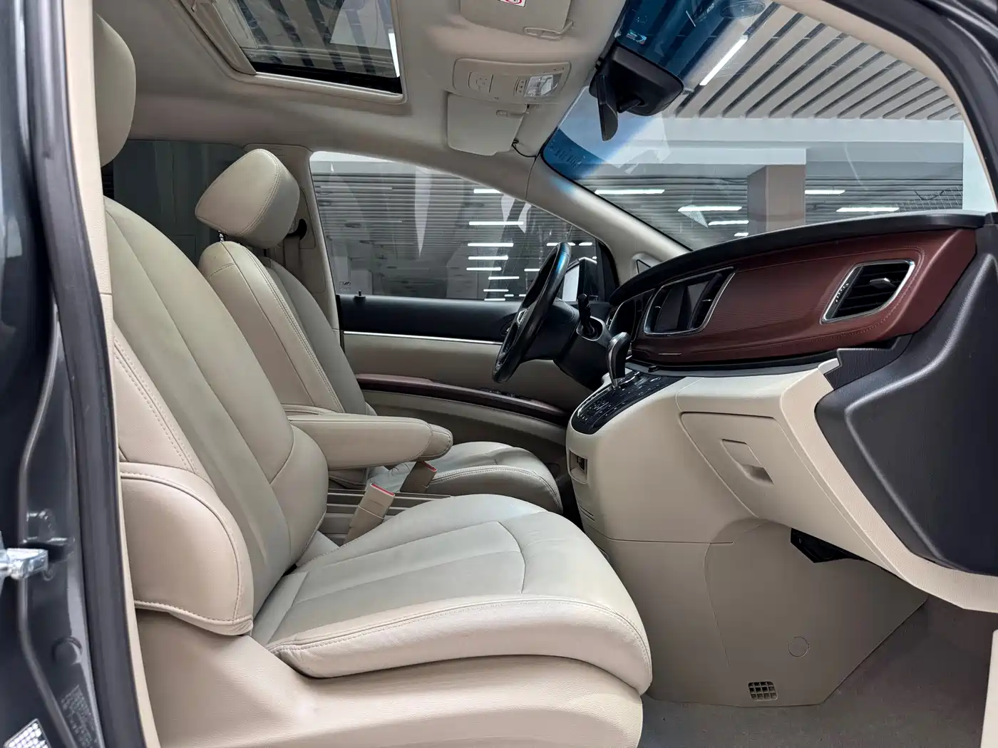 Фото 20 - Buick GL8
