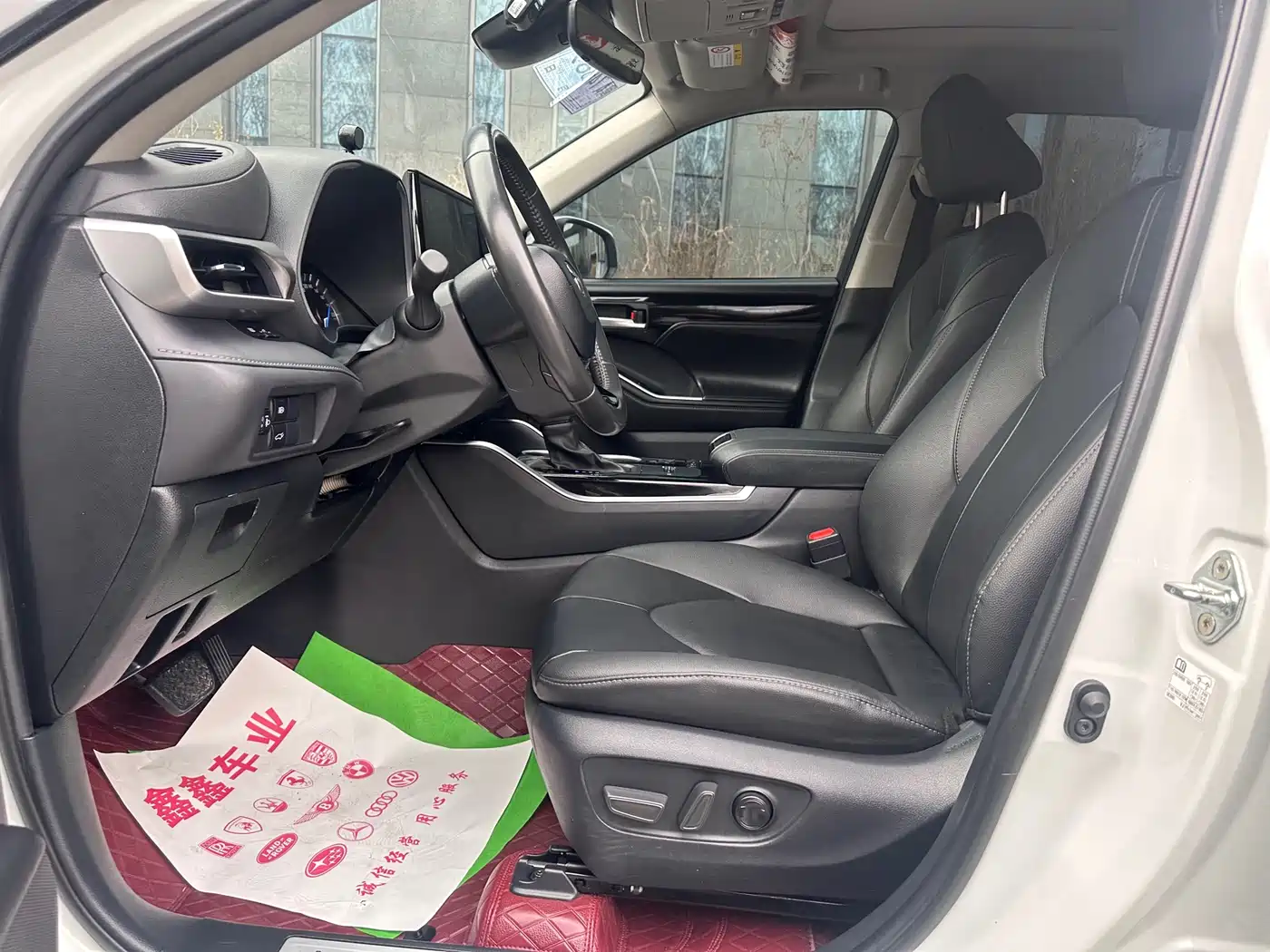 Toyota Highlander 2022 Model Dual Engine 2.5L 4WD Premium Edition 7-Seater фото 13