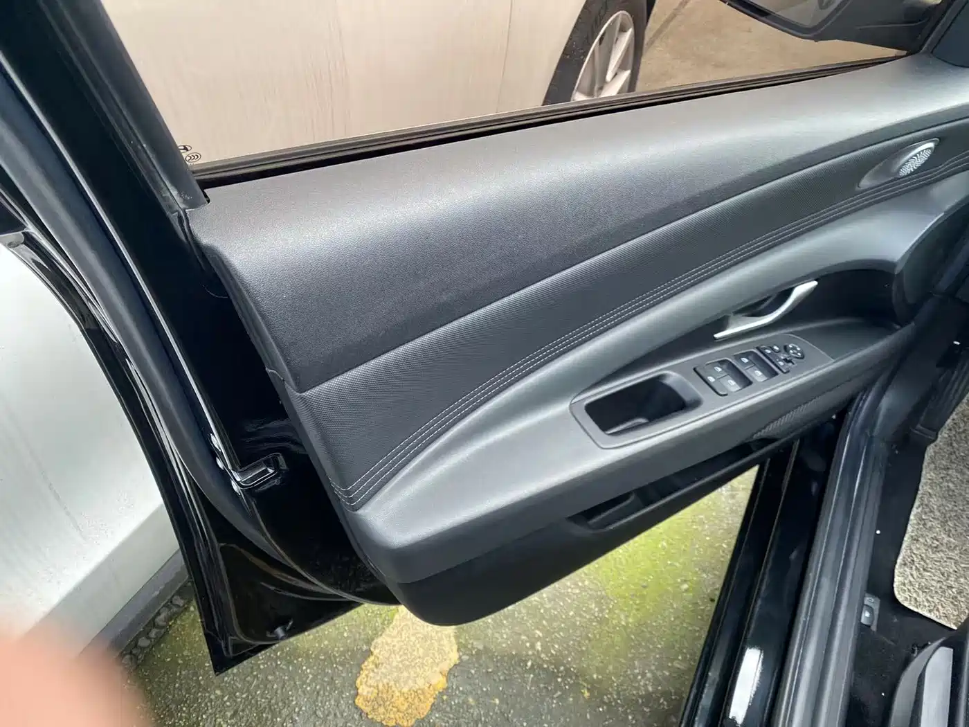 Photo 8 - Hyundai Elantra