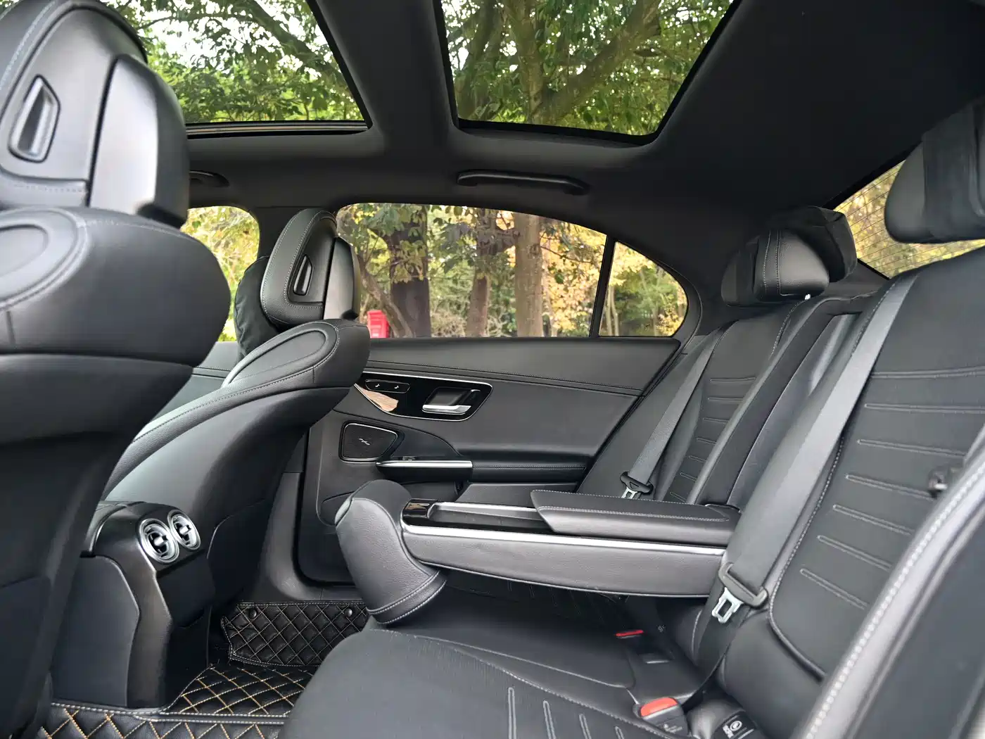 Mercedes-Benz C-Class 2023 C 260 L Sport фото 11