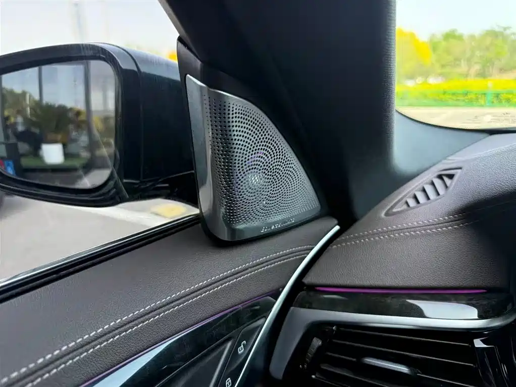 BMW 5 Series 2022 525Li M Sport Package фото 18
