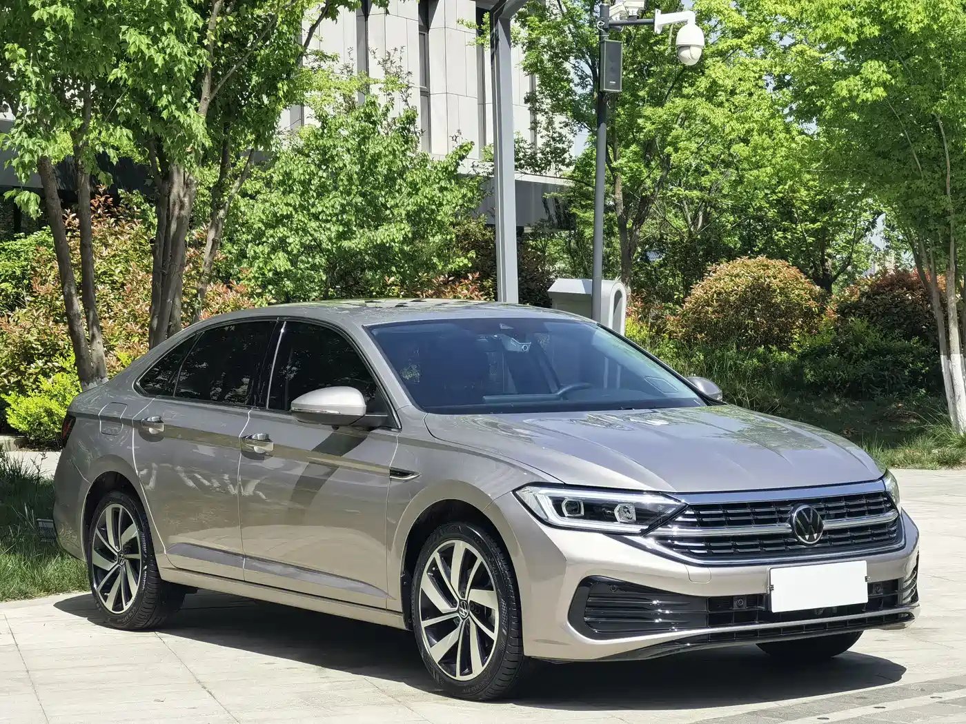 Volkswagen Sagitar 2023 300TSI DSG Excellence Edition фото 3