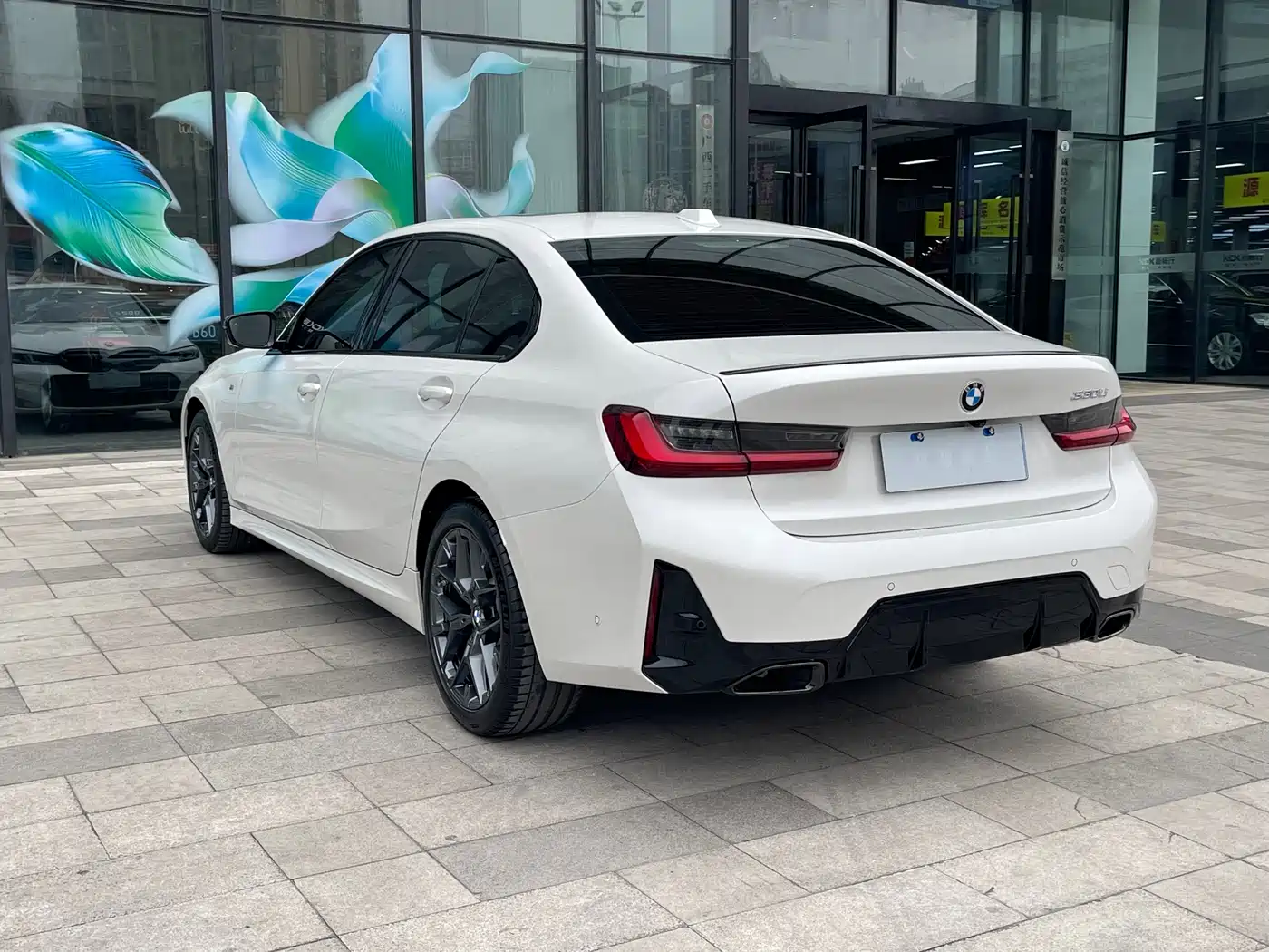 BMW 3 Series 2025 330Li Premium M Sport Night Edition фото 6