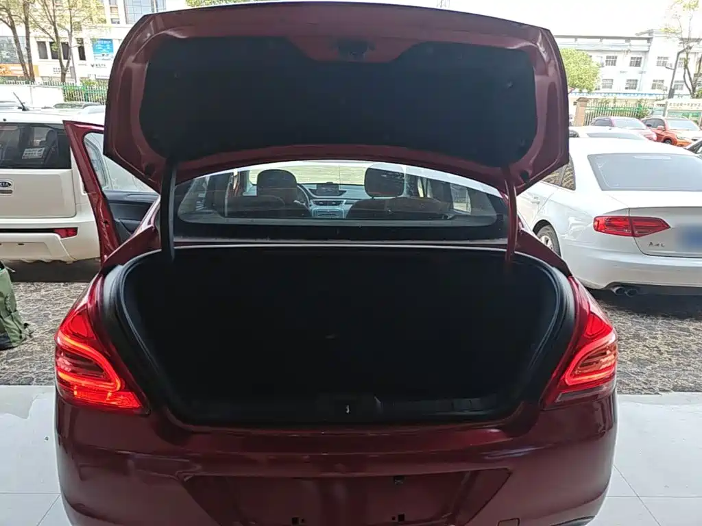 Peugeot 308 2016 2014 Model Joy Edition Classic 1.6L Automatic Superior Style