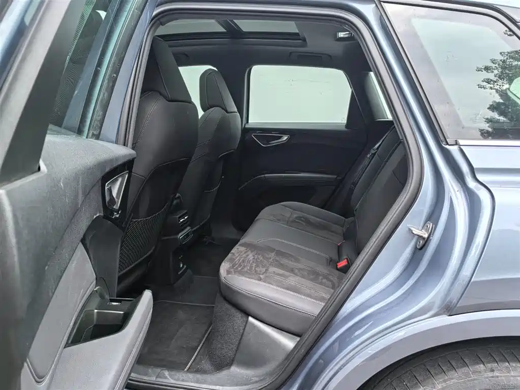 Audi Q4 e-tron 2023 2023 50 e-tron quattro Creation Edition