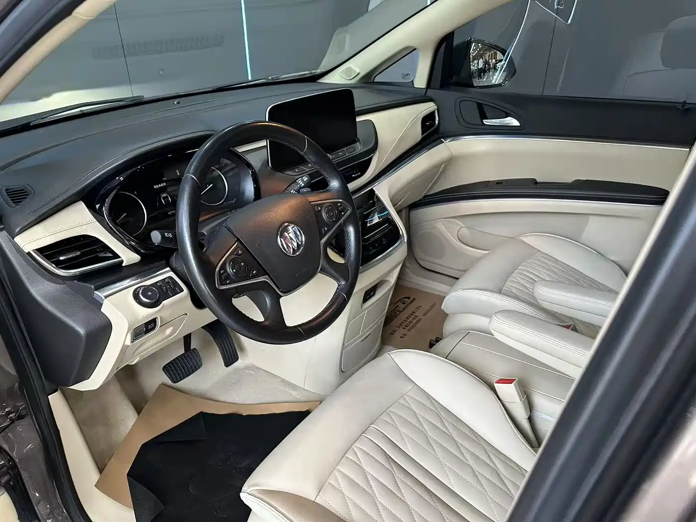 Фото 10 - Buick GL8