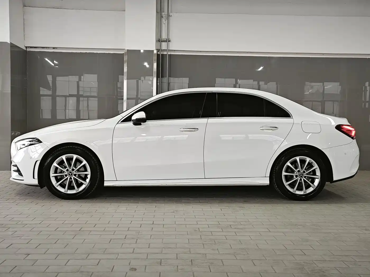 Mercedes-Benz A-Class 2022 Facelift II A 200 L Sport Sedan Fashion фото 4