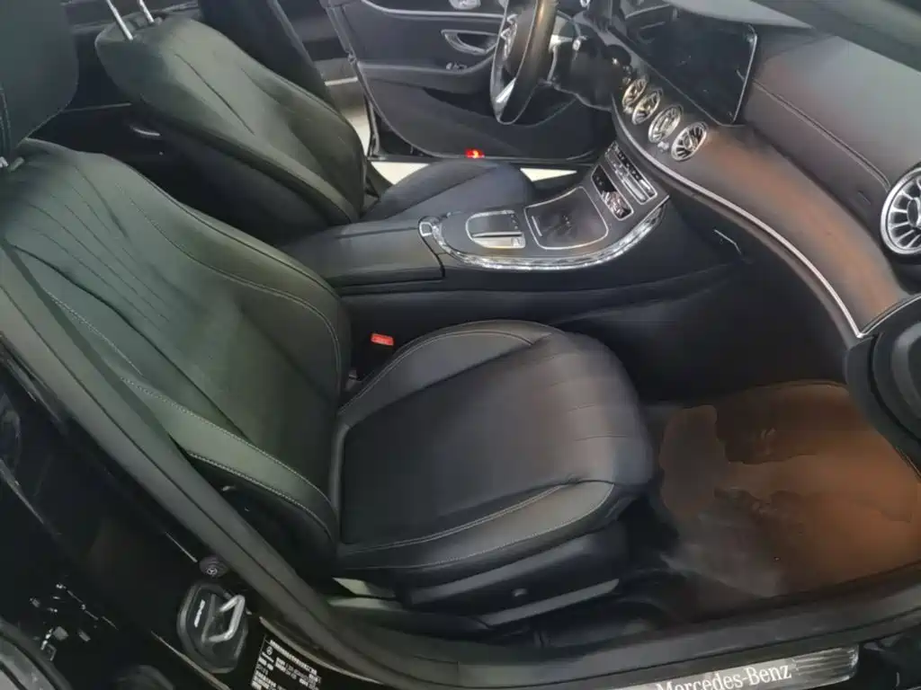 Фото 25 - Mercedes-Benz E-Class (Import)