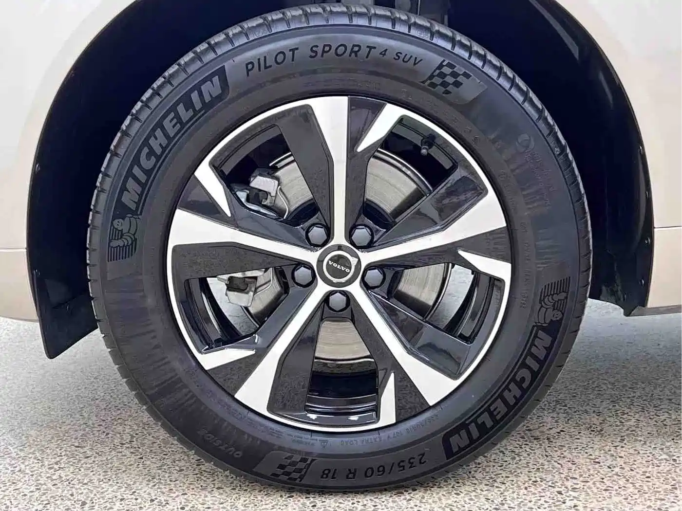 Volvo XC60 2026 2026 Model B5 AWD Smart Elite Luxury