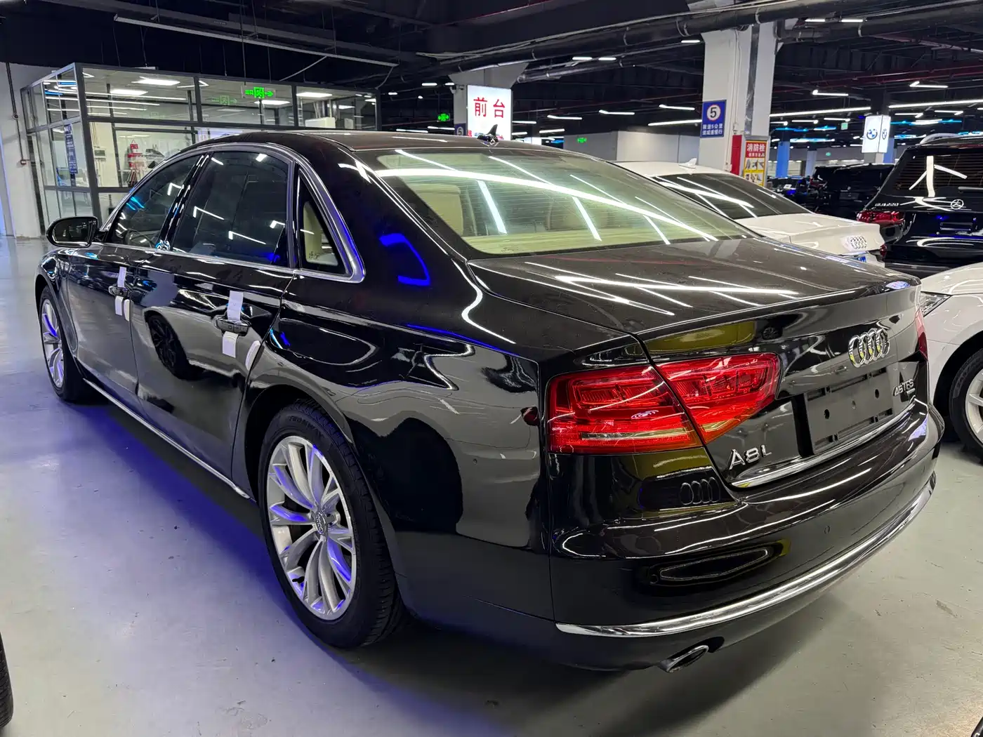 Audi A8 2013 A8L 45 TFSI quattro Luxury фото 19