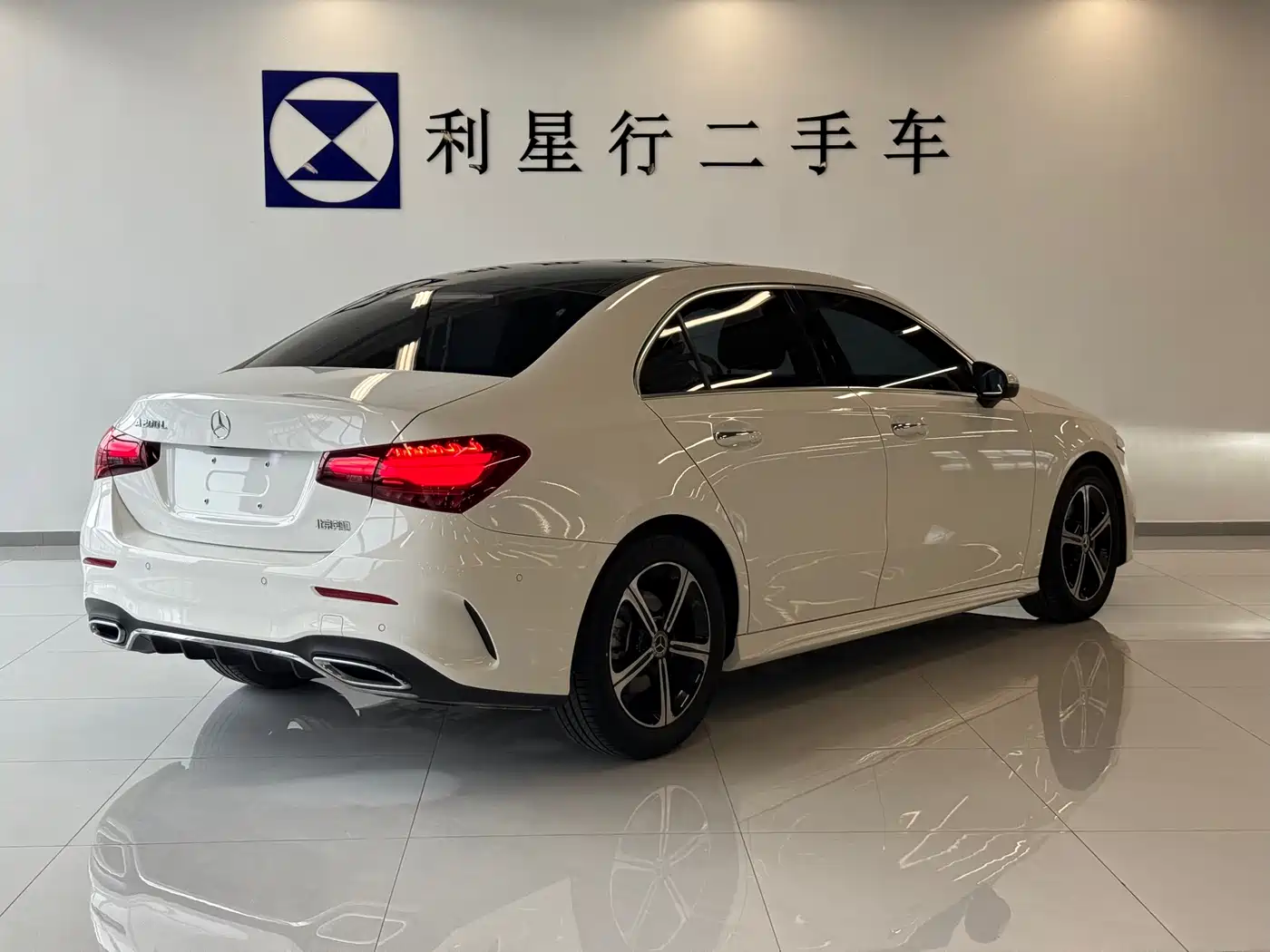 Mercedes-Benz A-Class 2023 A 200 L Fashion фото 4