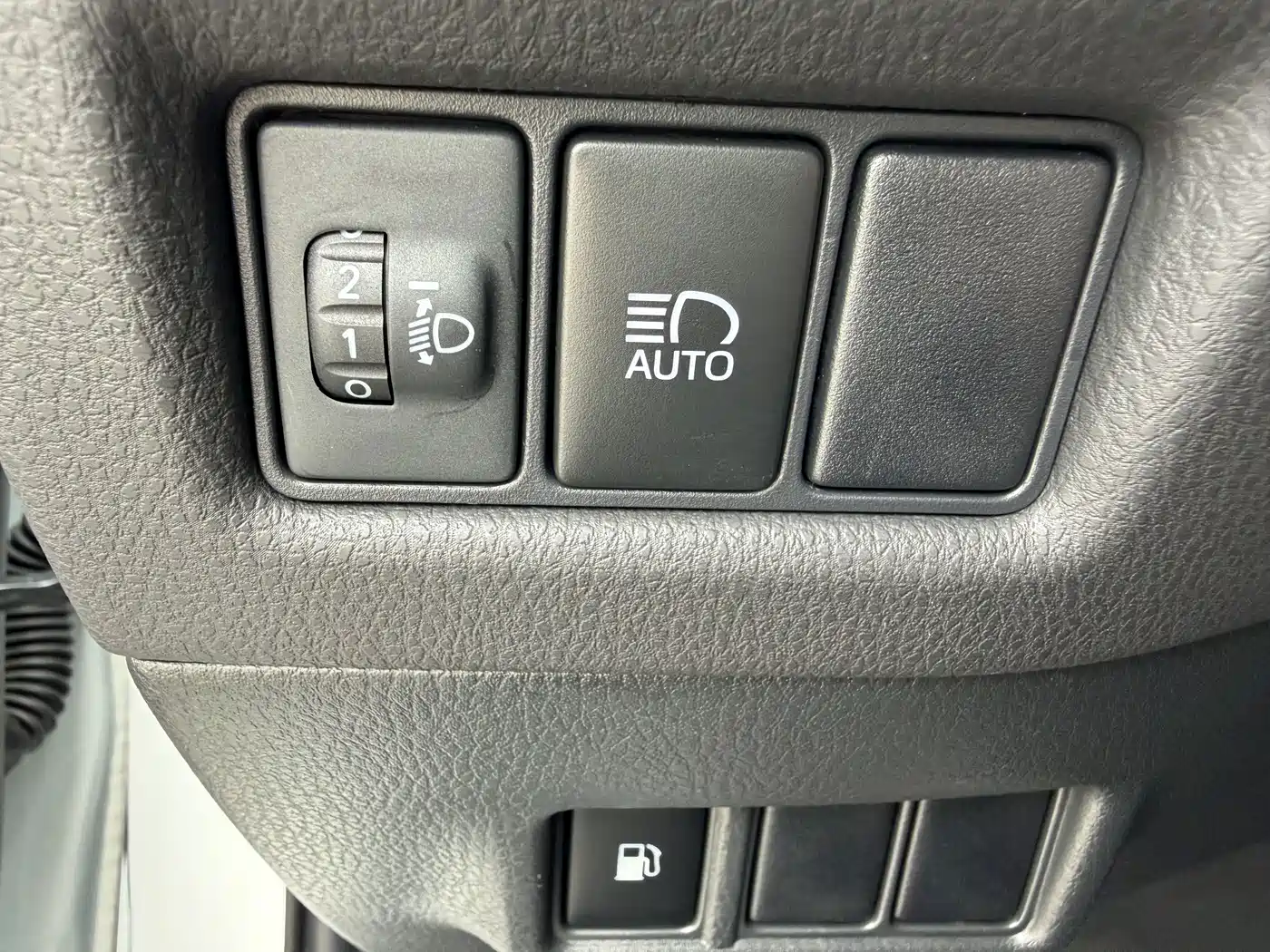 Toyota C-HR 2023 2022 2.0L Leading Edition