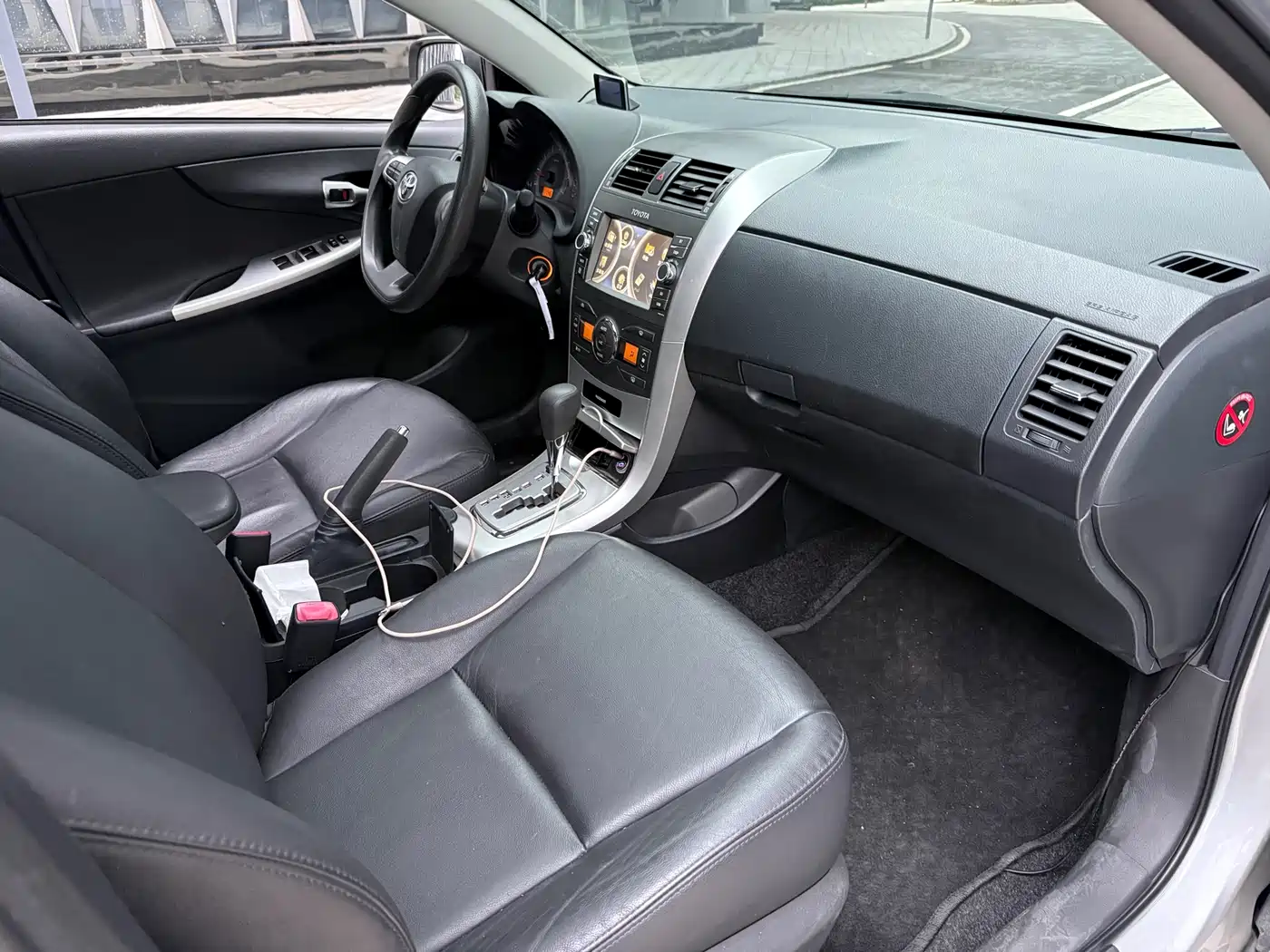 Toyota Corolla 2013 Special Edition 1.6L Auto Ultimate Cool GL фото 8