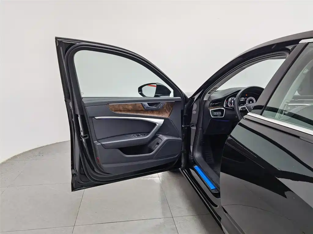 Audi A6L 2021 45 TFSI Exclusive Elegance фото 8