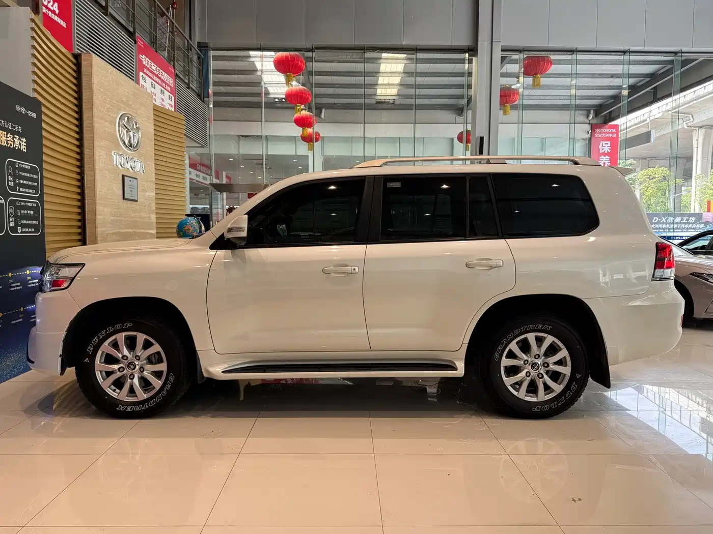 TOYOTA LAND CRUISER