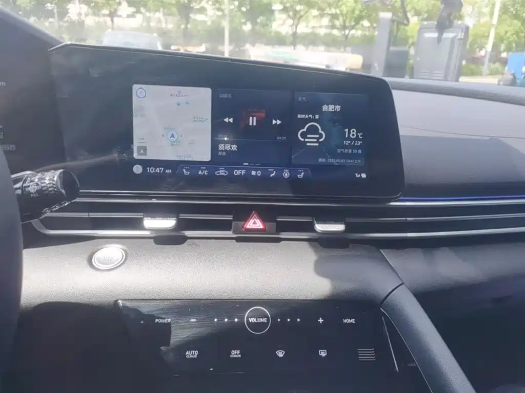 Hyundai Elantra 2022 1.5L CVT LUX Premium Edition фото 13