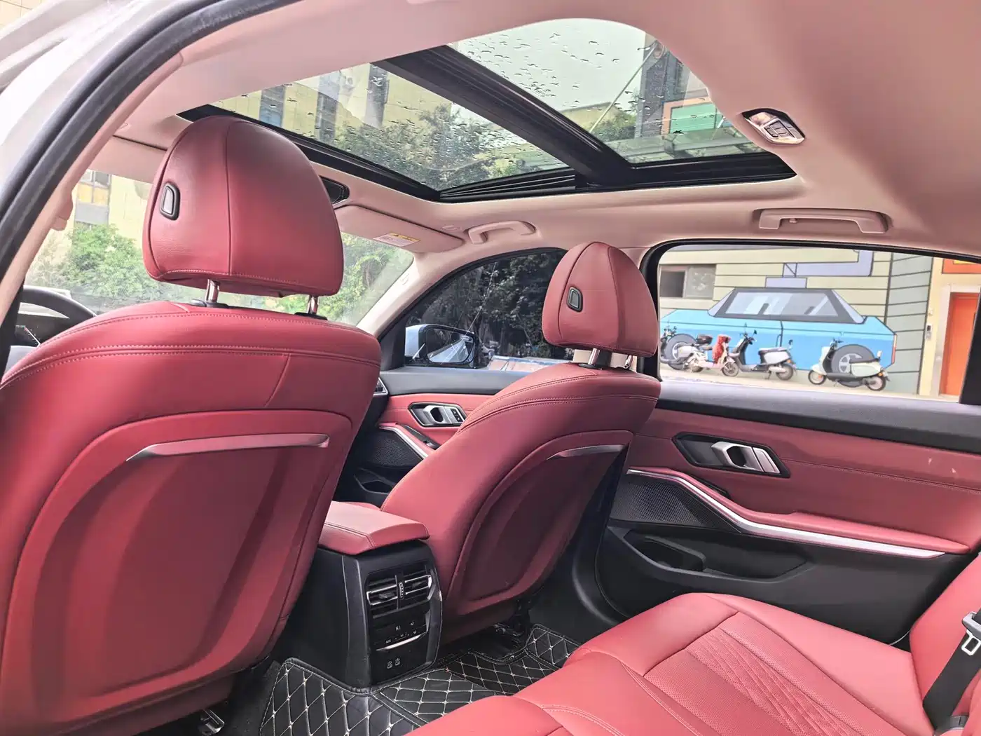 BMW 3 Series 2023 325Li M Sport Package фото 8