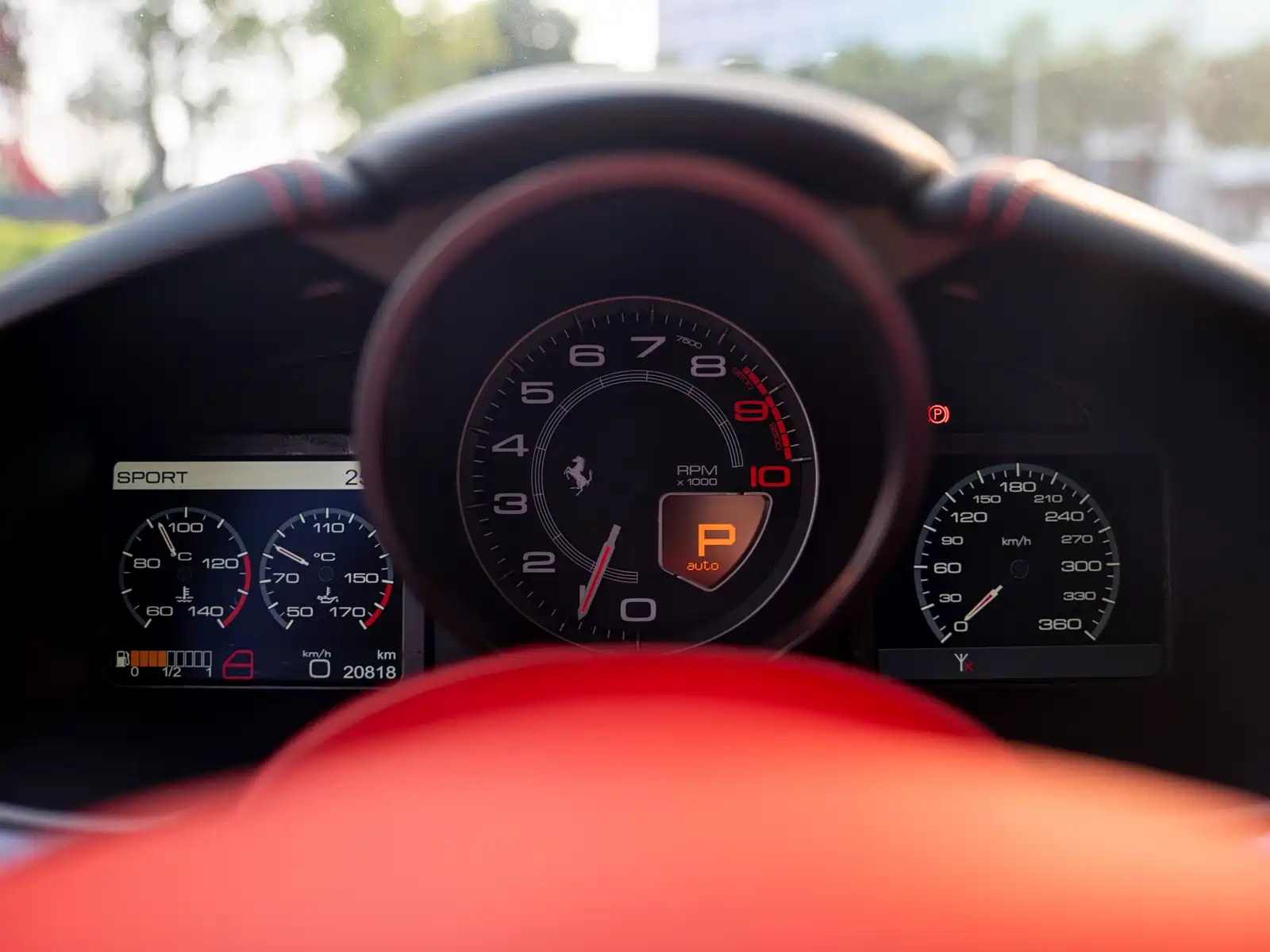 Photo 11 - Ferrari F12berlinetta