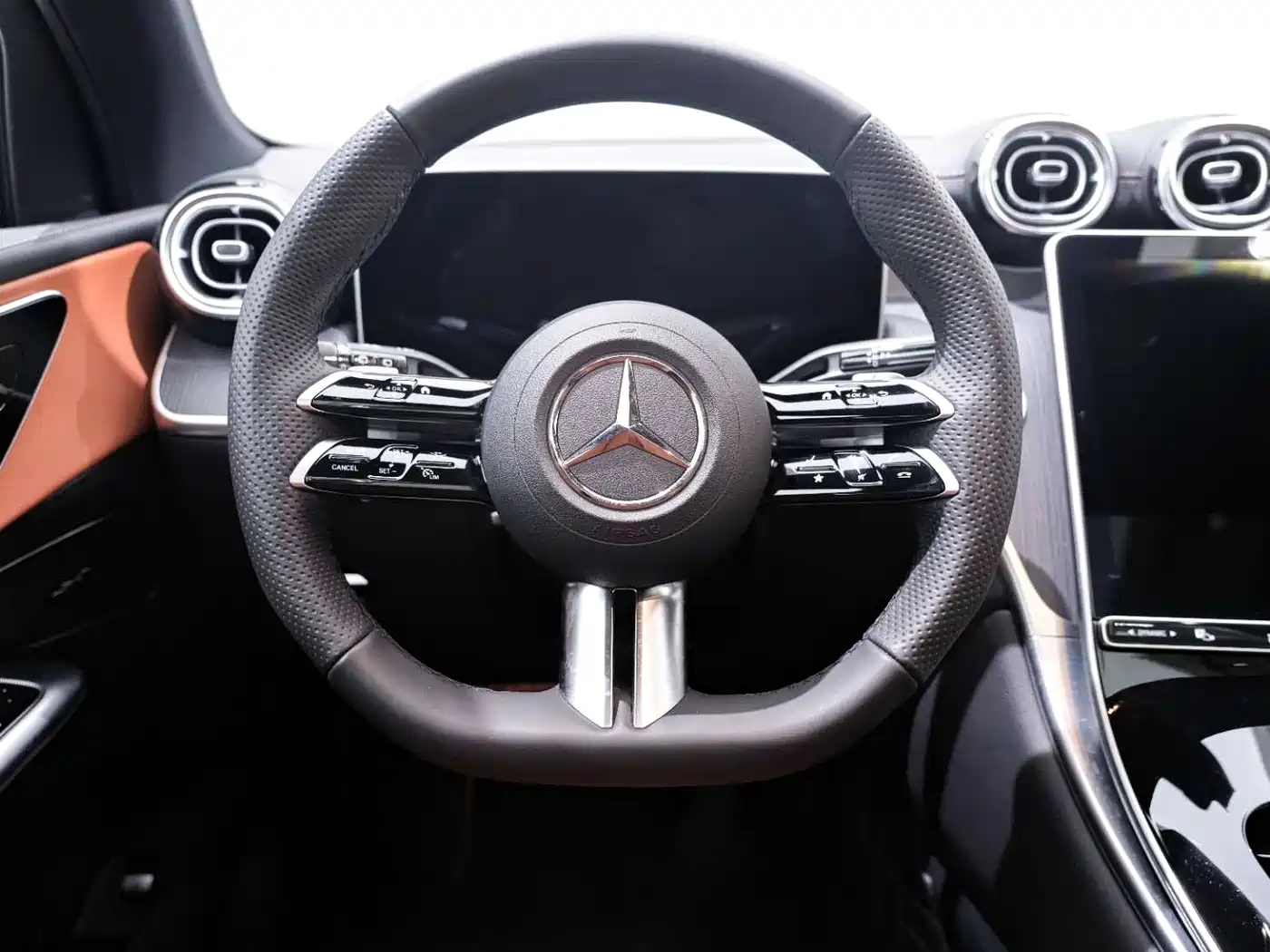 Mercedes-Benz GLC 2025 Model Year GLC 260 L 4MATIC Luxury фото 16
