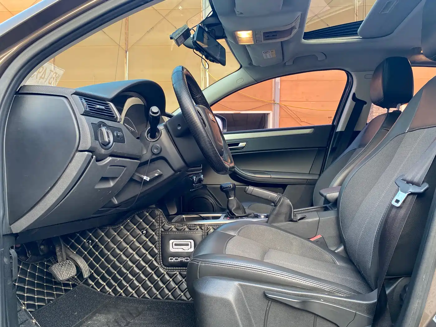 Qoros 3 2017 2016 Sedan 1.6L Automatic Zhiyue