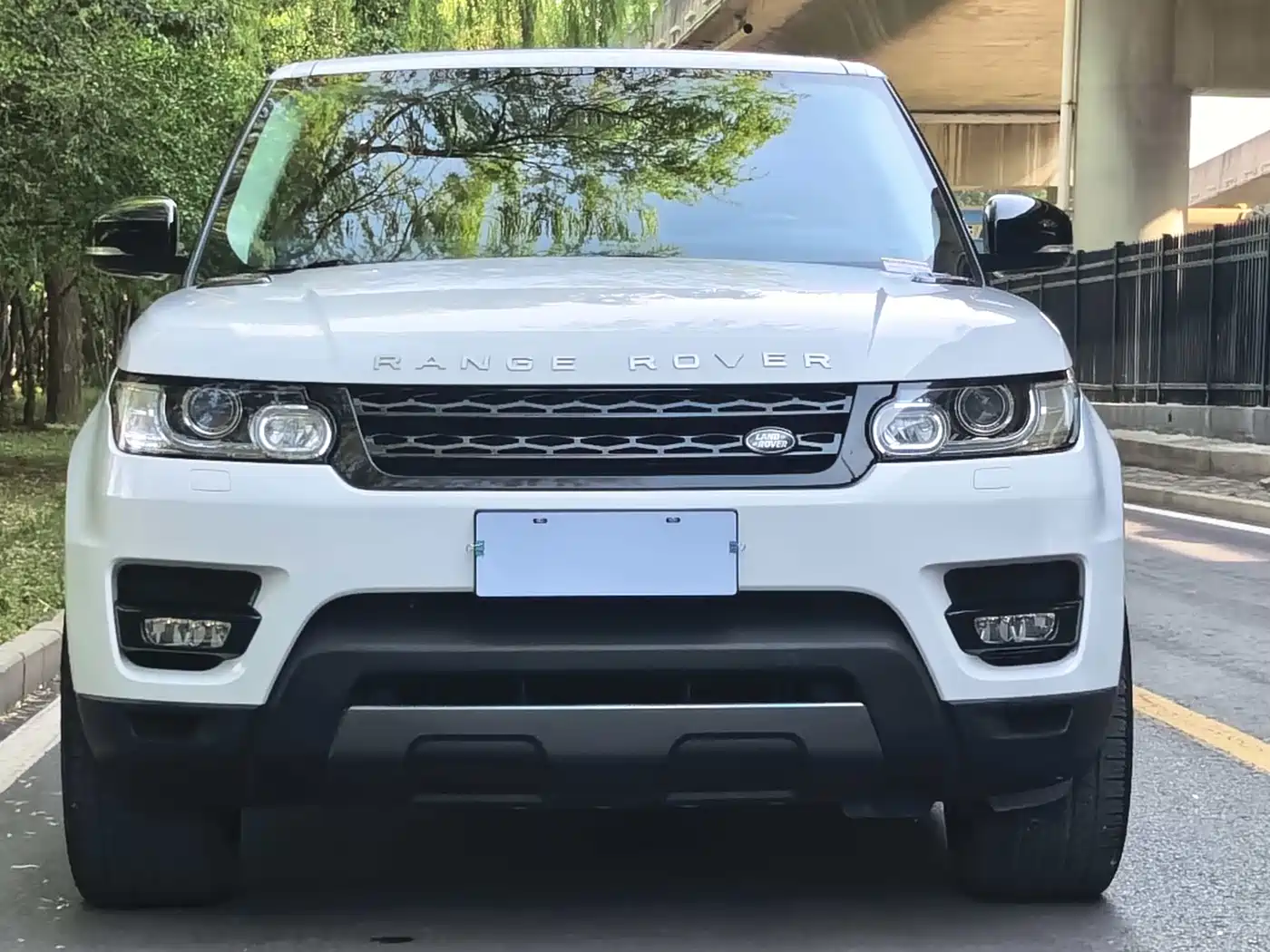 Land Rover Range Rover Sport 2016 Model 3.0 SC V6 HSE DYNAMIC фото 2