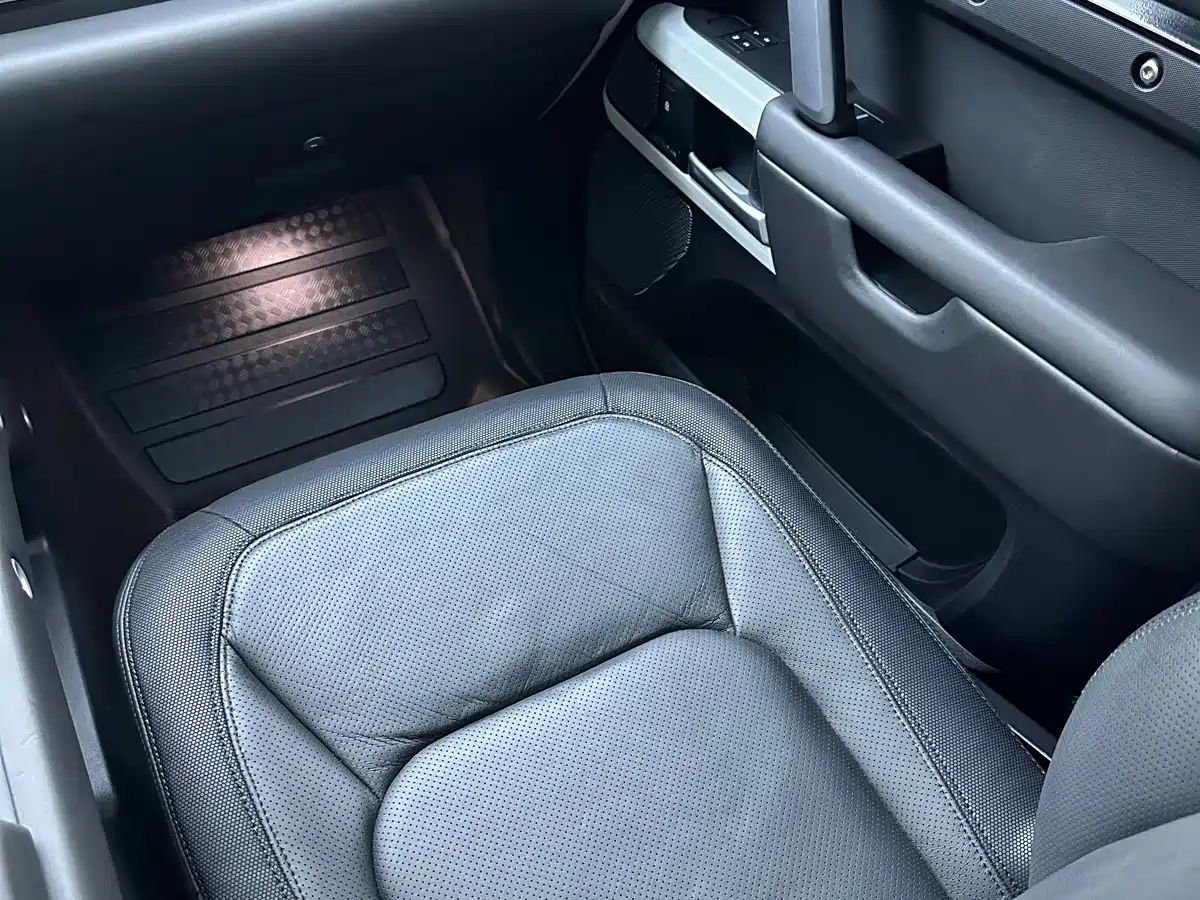 Land Rover Defender 2024 110 3.0T P400 X-DYNAMIC HSE фото 11