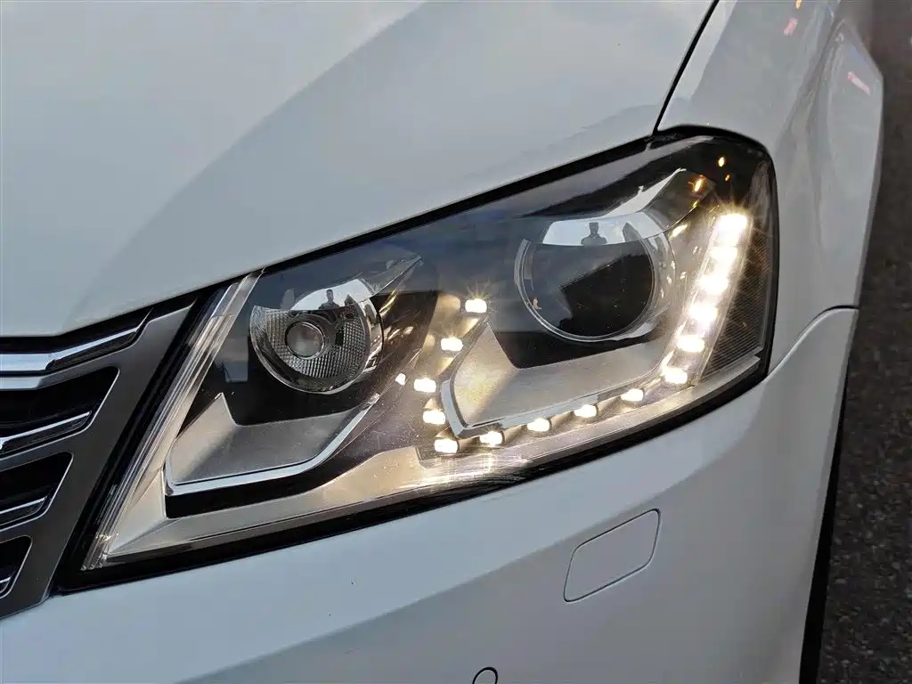 Volkswagen Magotan 2013 1.8TSI Luxury фото 12