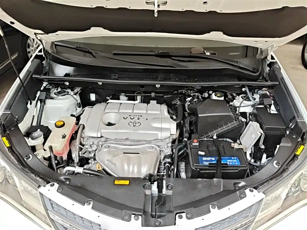 Toyota RAV4 Rongfang 2015 2.5L Automatic 4WD Elite Edition фото 19