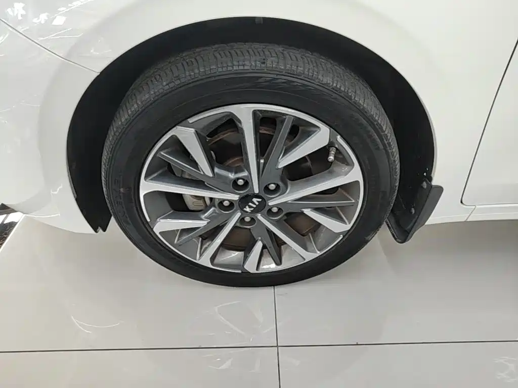 Photo 23 - Kia K3
