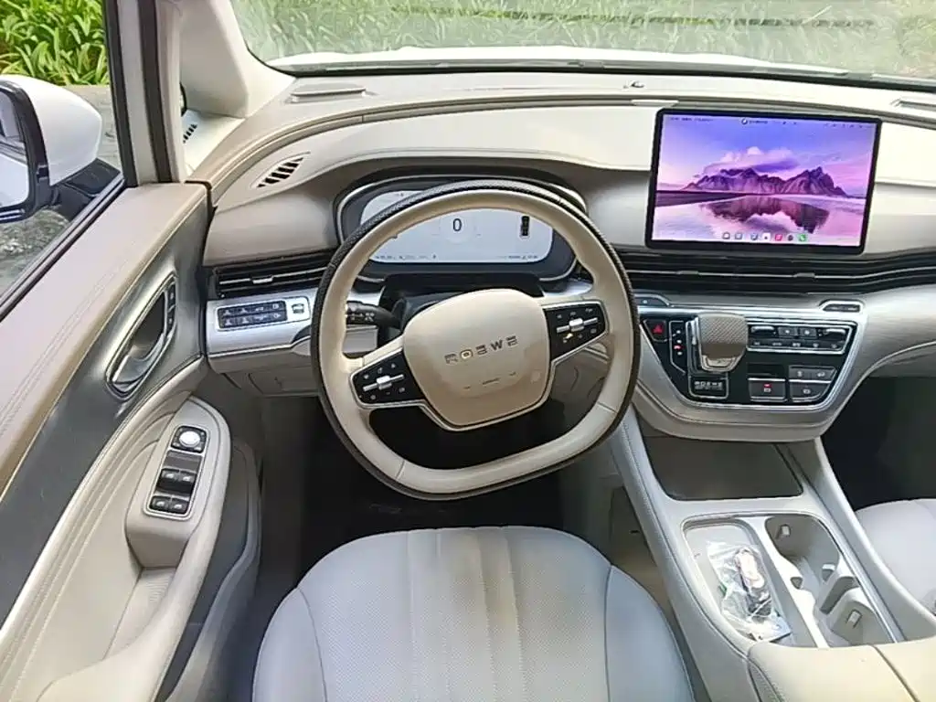 Photo 11 - Roewe iMAX8 EV