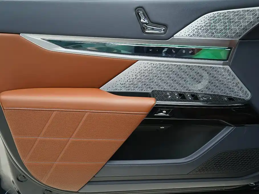 Фото 5 - BMW i7
