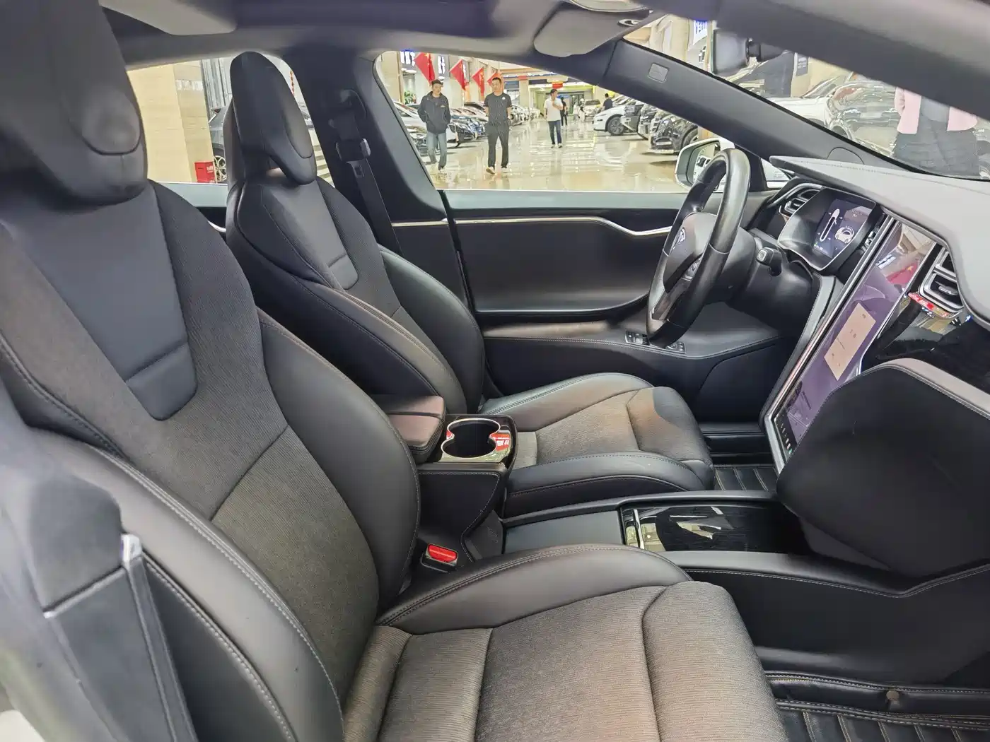 TESLA MODEL S