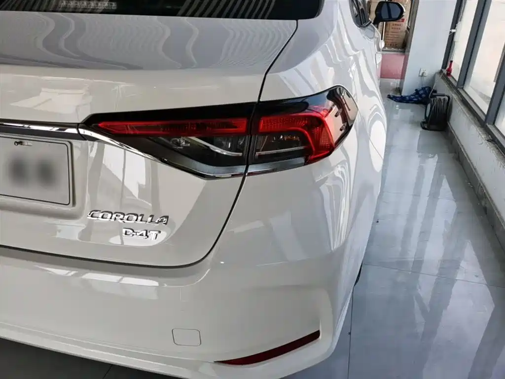 Toyota Corolla 2021 1.2T S-CVT Elite PLUS Edition фото 8