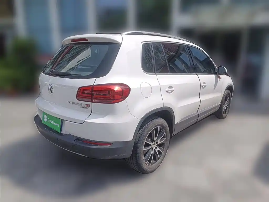 Volkswagen Tiguan 2015 1.8TSI Automatic 4WD Highline фото 5