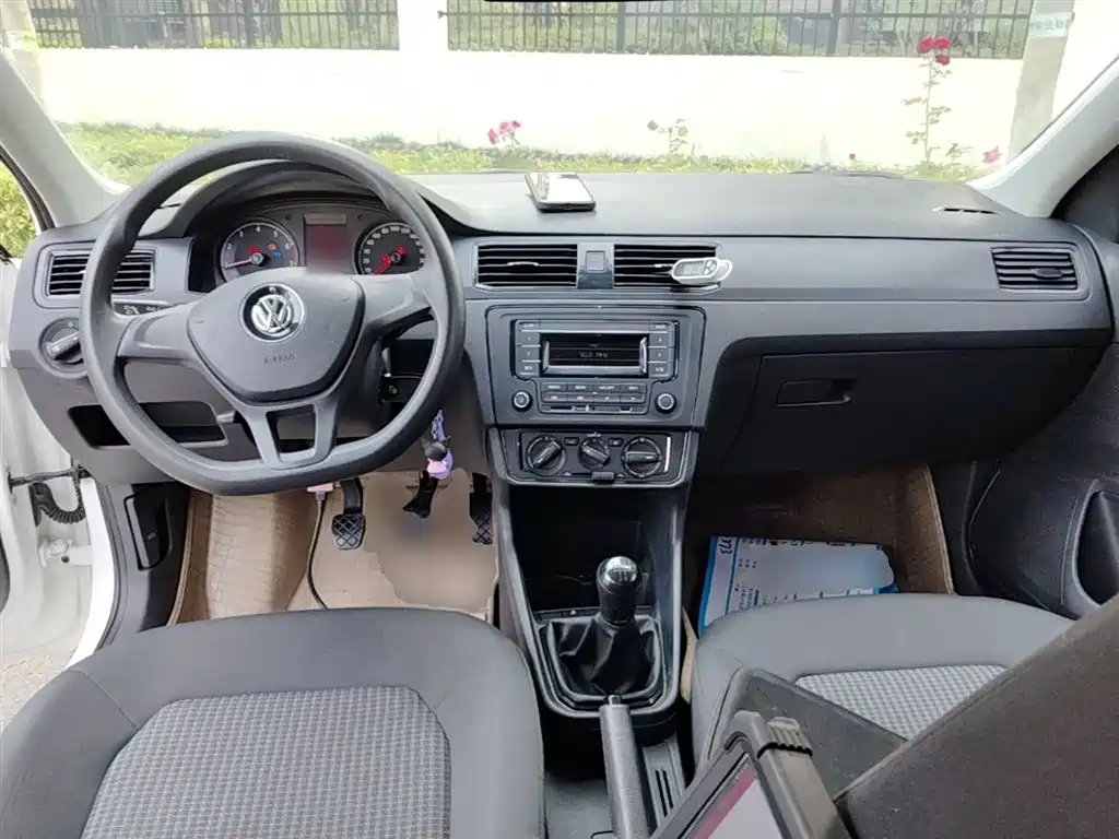 VOLKSWAGEN SANTANA