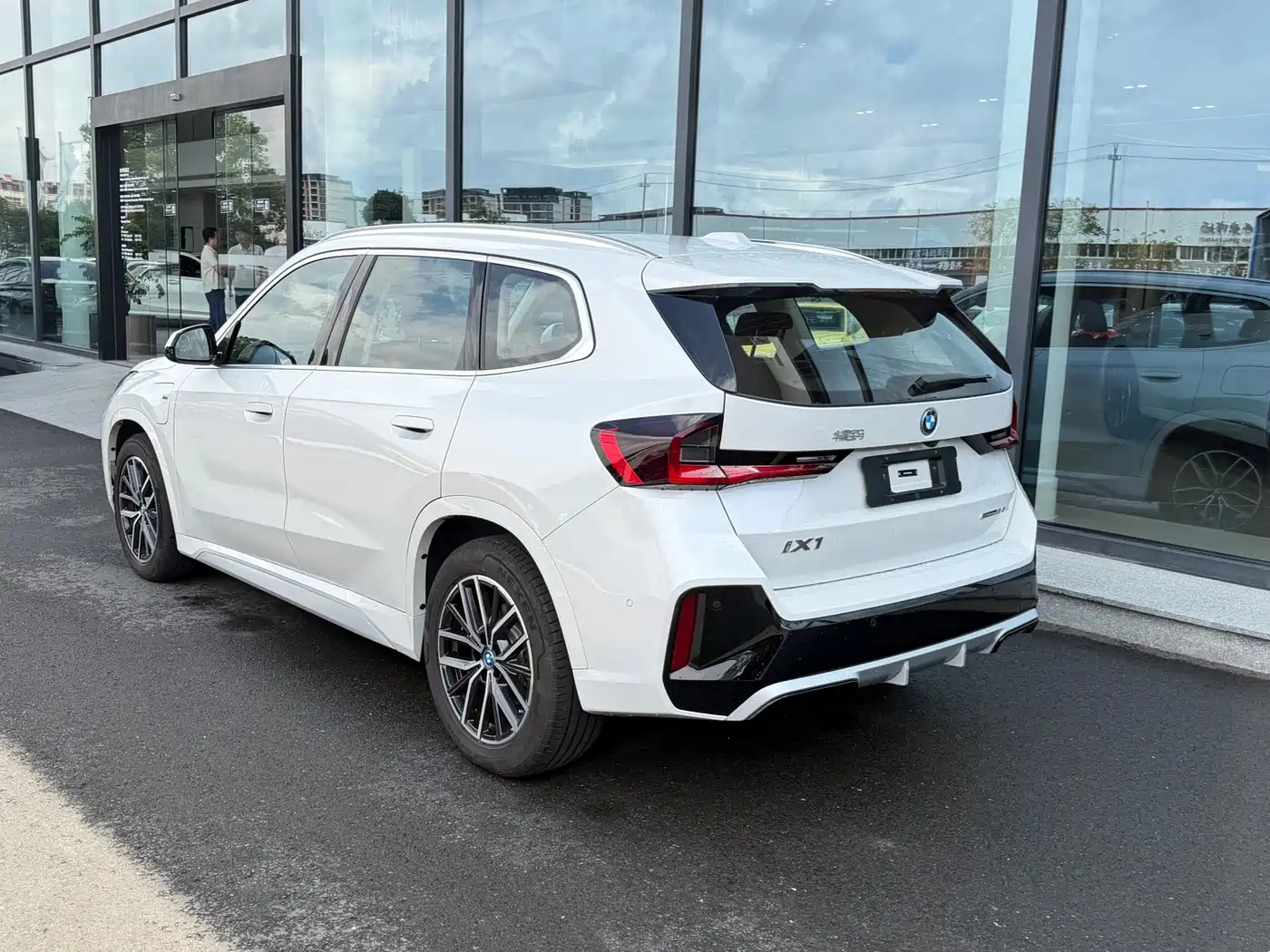 BMW iX1 2025 2025 eDrive25L M Sport Package