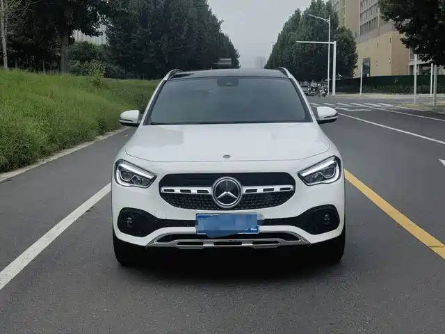 Mercedes-Benz GLA 2023 GLA 220 — фото 2