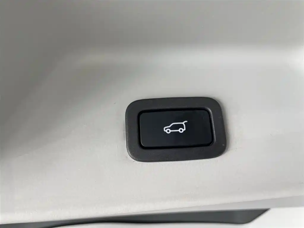 Land Rover Range Rover 2018 3.0 SC V6 Vogue Heritage Edition фото 30
