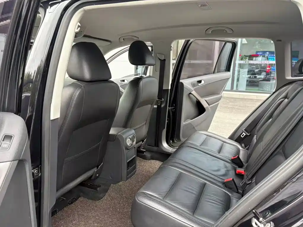 صورة 10 - Volkswagen Tiguan