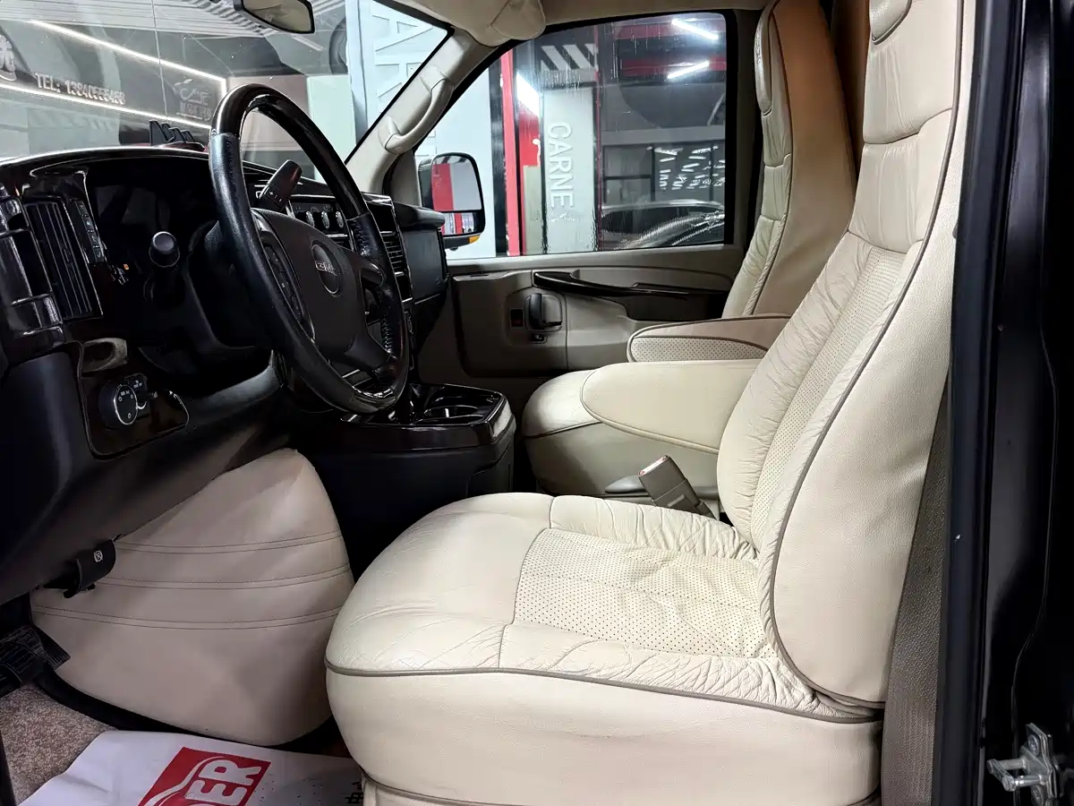 GMC Savana 2013 6.0L Luxury Privacy Screen 7-Seater фото 9