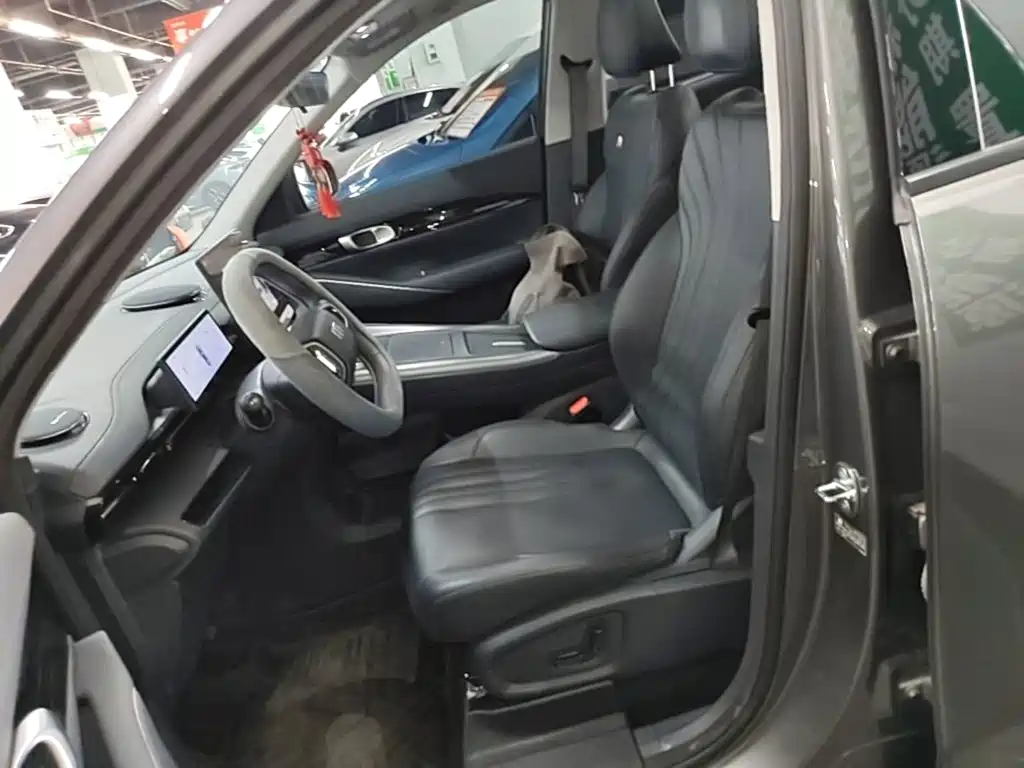 Фото 15 - Geely Galaxy Galaxy E5