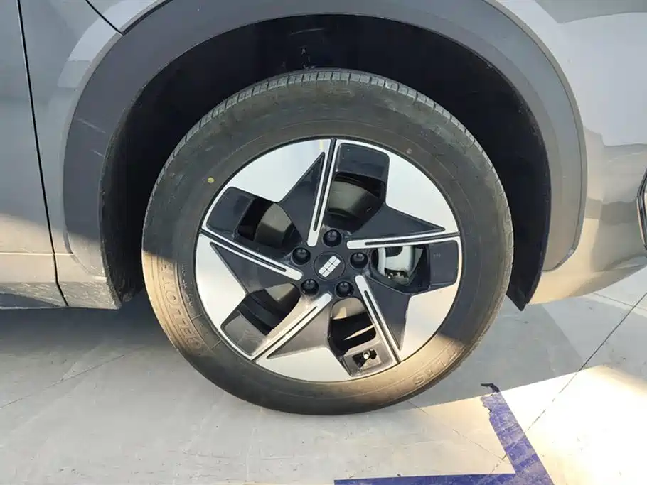 GEELY GALAXY GALAXY E5