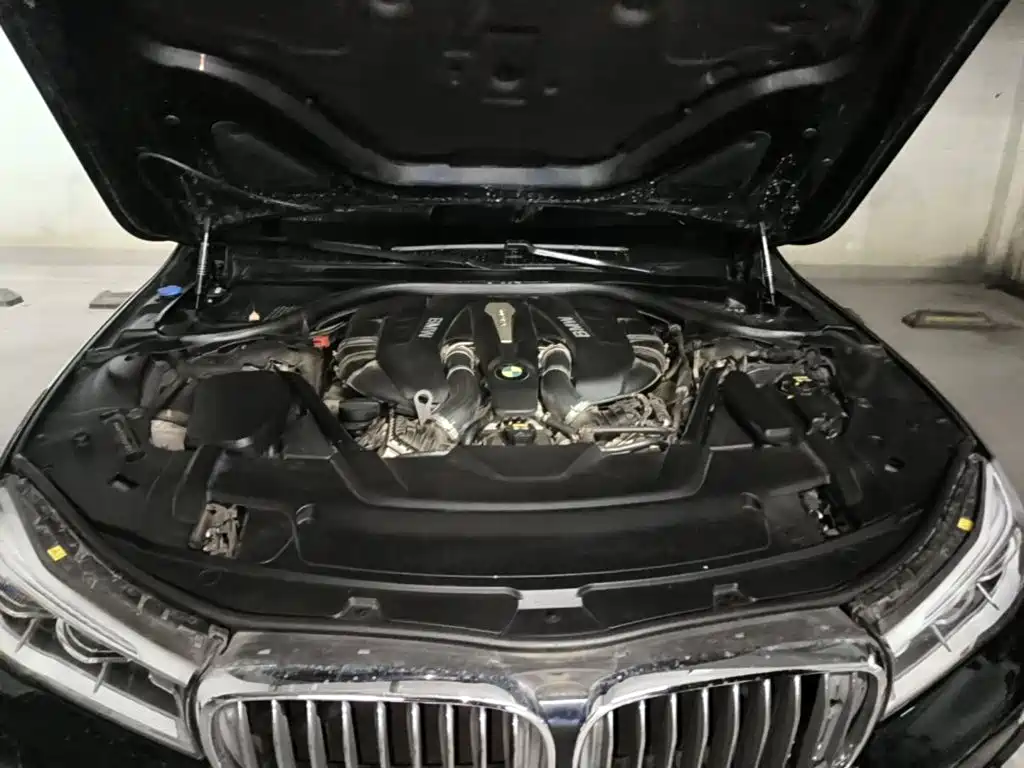 Фото 3 - BMW 7 Series