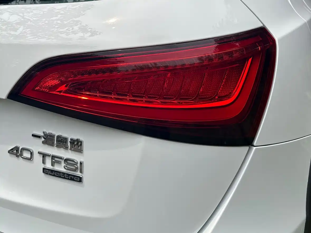 Audi Q5 2018 2017 Plus 40 TFSI Technology