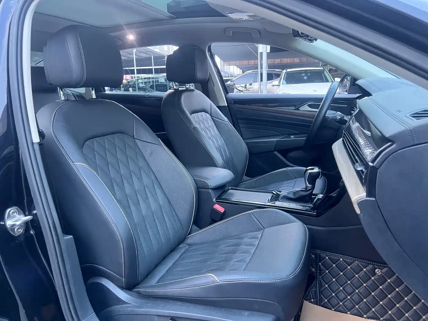 Volkswagen Passat 2019 330TSI Luxury Edition China VI фото 29